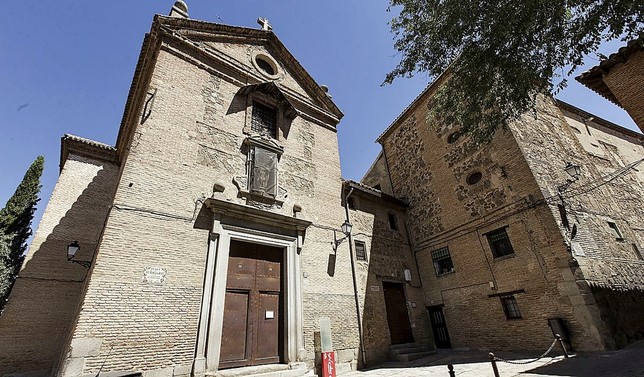 Fachada del convento de las Carmelitas Descalzas.