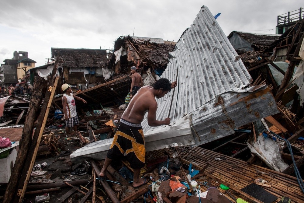 Al menos 10 muertos tras la llegada del tifón 'Kammuri' 