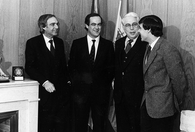 Los tres presidentes preautonómicos de CLM, Fernandez Galiana, Payo y Fuentes, junto a Bono. 