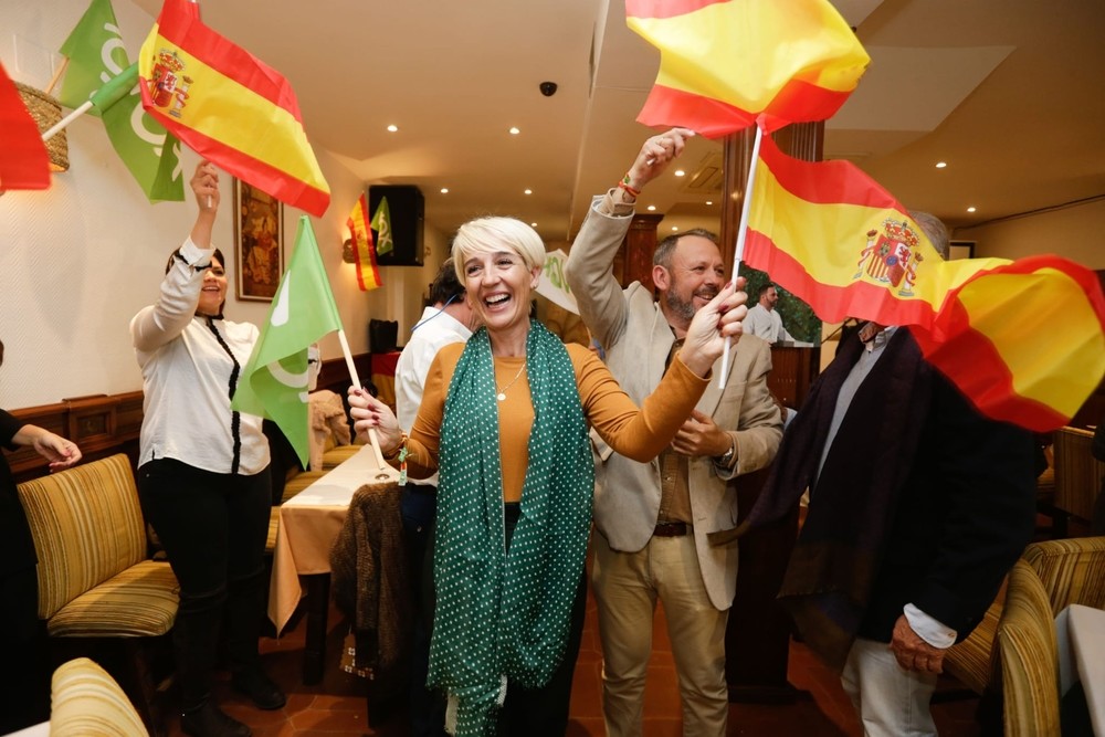 La diputada electa Inés Cañizares celebra el resultado en Toledo.