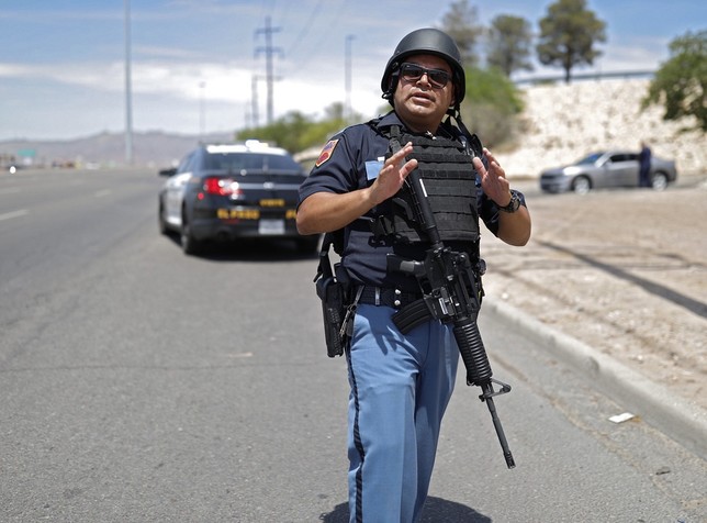 Varias víctimas mortales en un tiroteo aún activo en El Paso