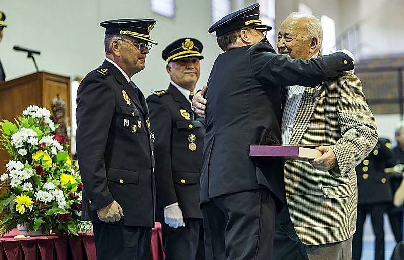 Eugenio Villamor fue homenajeado como el policía de mayor edad. 