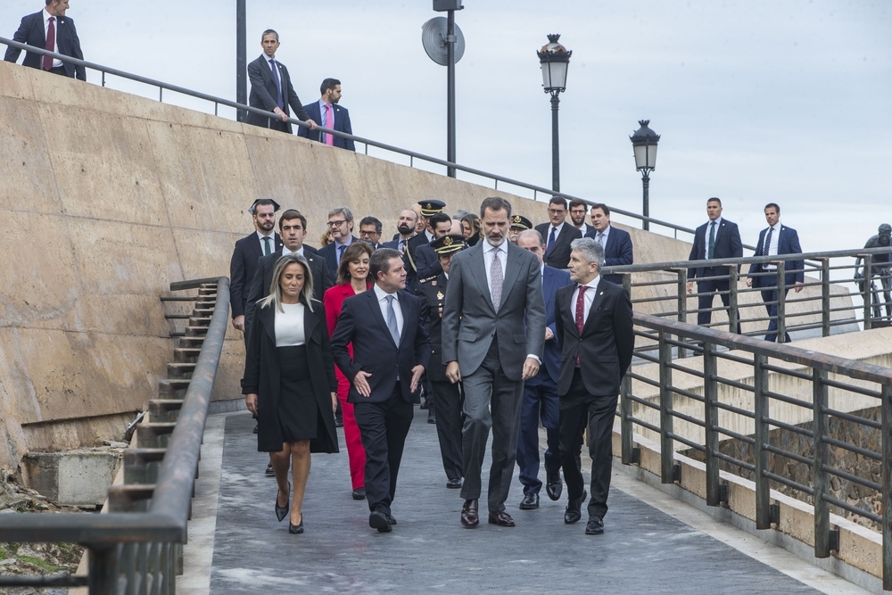 El rey Felipe junto al presidente regional en una visita a Toledo en otoño de 2019