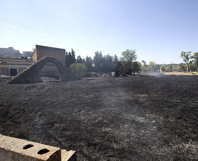 Extinguido un fuego en el antiguo camping del Circo Romano