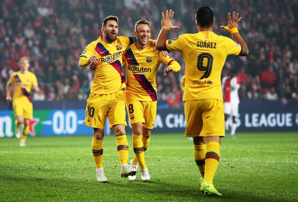 El Barcelona sufre pero gana en Praga