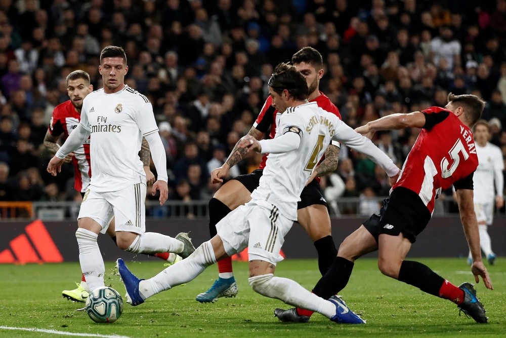 Los 'leones' resisten en el Bernabéu