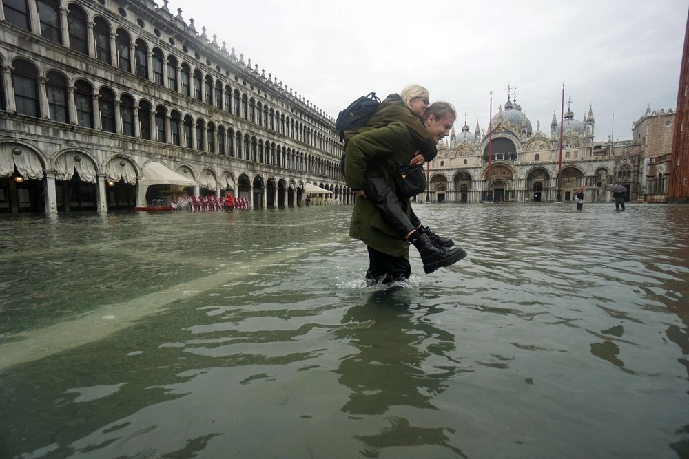 Venecia sufre su peor inundación desde 1966
