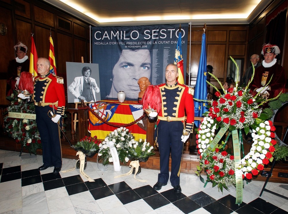 Las cenizas de Camilo Sesto reposarán en un mausoleo de Alcoy