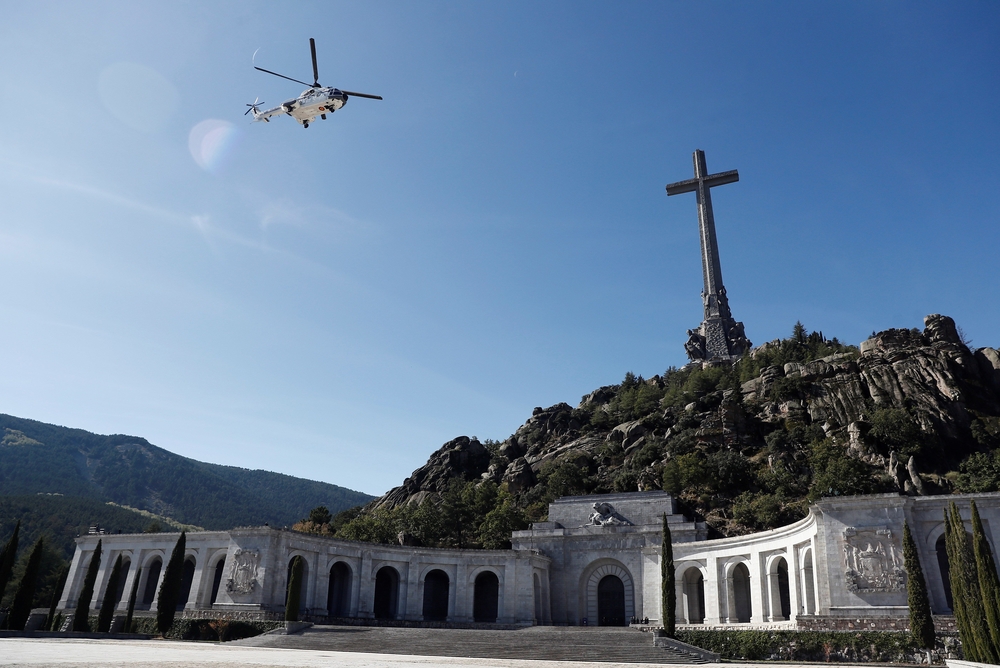 Exhumación de los restos de Franco del Valle de los CaÁ­dos  / POOL