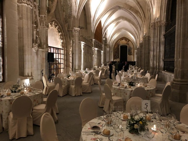 ‘Marita Catering’ fue la encargada de servir la cena en el claustro de la Catedral de Toledo.