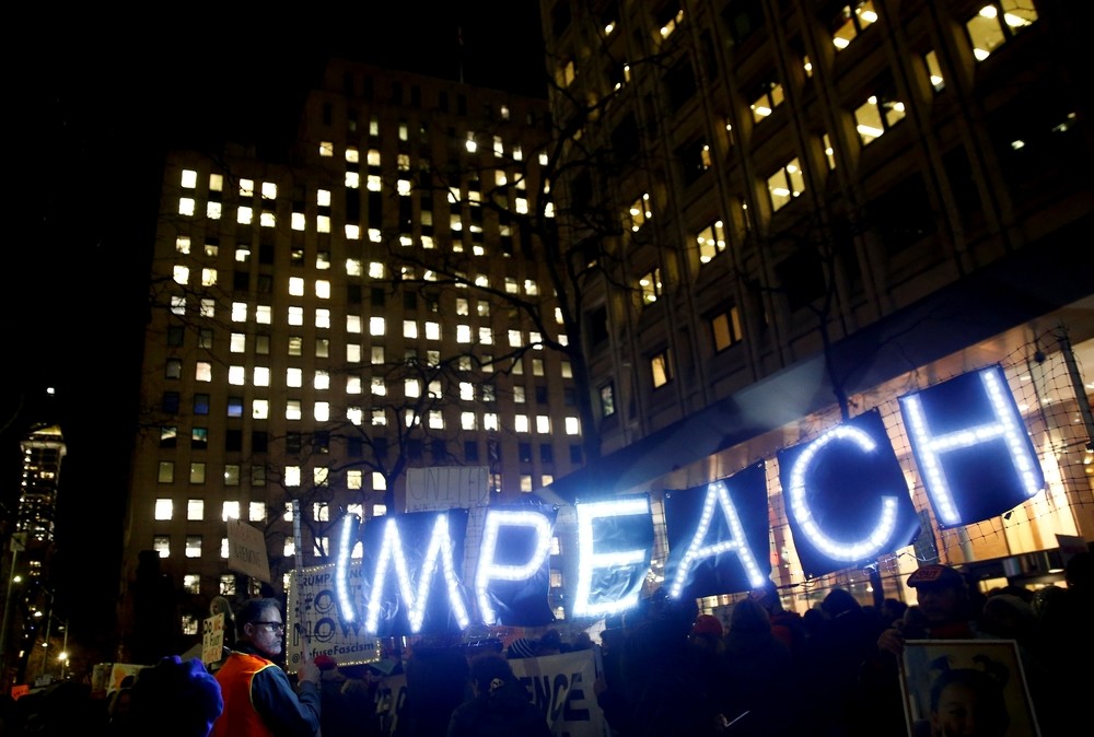 Miles de personas piden el 'impeachment' de Trump 