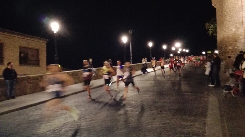 El laberinto de Toledo se llena de runners con la Nocturna