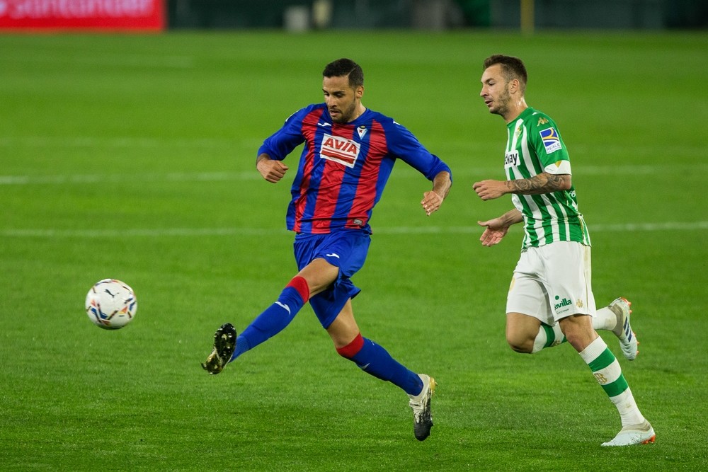 El Eibar agrava la crisis del Betis 