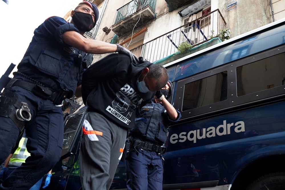 51 detenidos en un golpe contra el narcotráfico en el Raval
