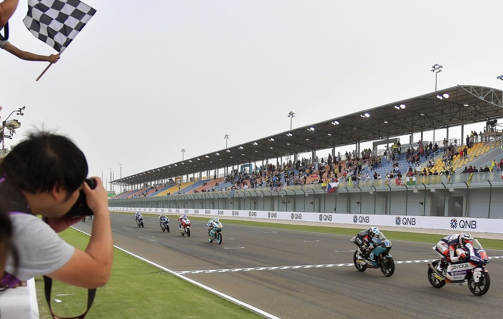 Albert Arenas, primer ganador y líder de Moto3