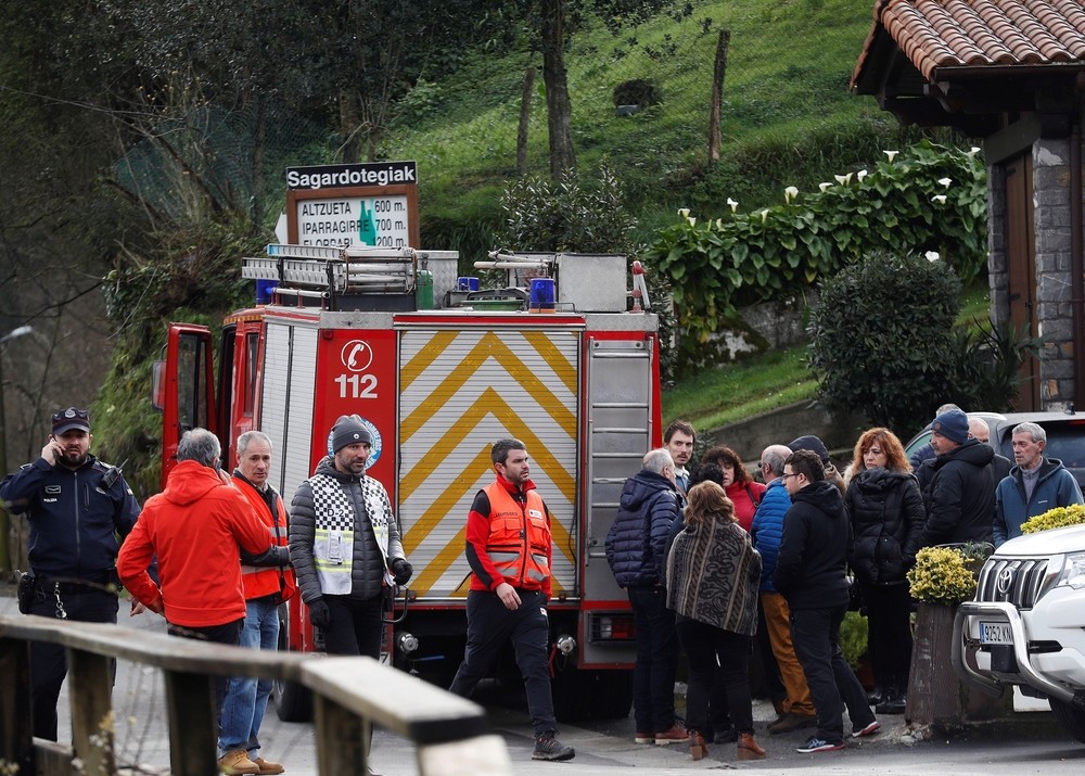 Tres personas mueren al caer con su coche a un río en Hernan