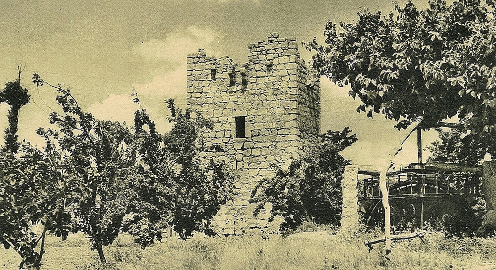 Torre del castillo de Mazarambroz.
