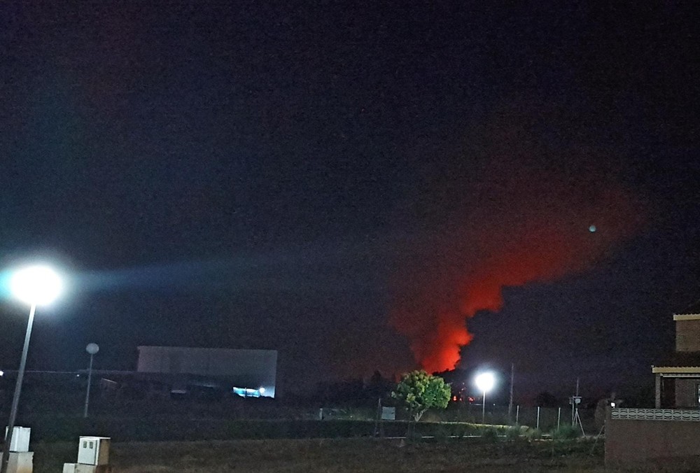 Incendio nocturno cerca de Talavera La Nueva