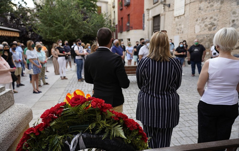 Vox homenajea a las víctimas de la Covid