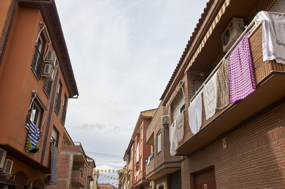 Talavera celebró el sábado de Mondas desde los balcones.  / MANU REINO