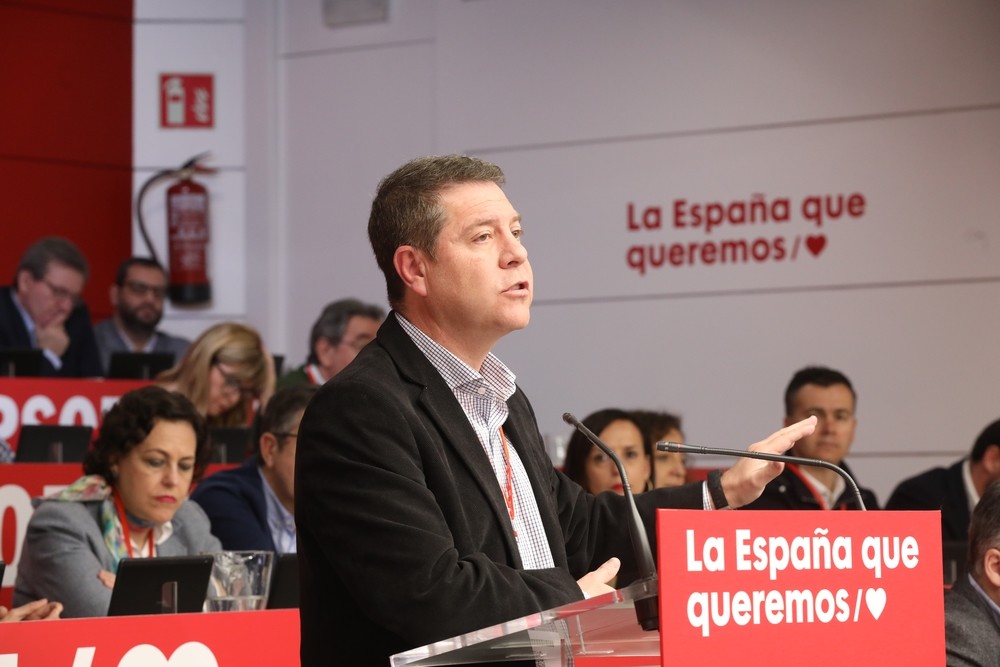 Page reivindica al PSOE como la vía moderada para España