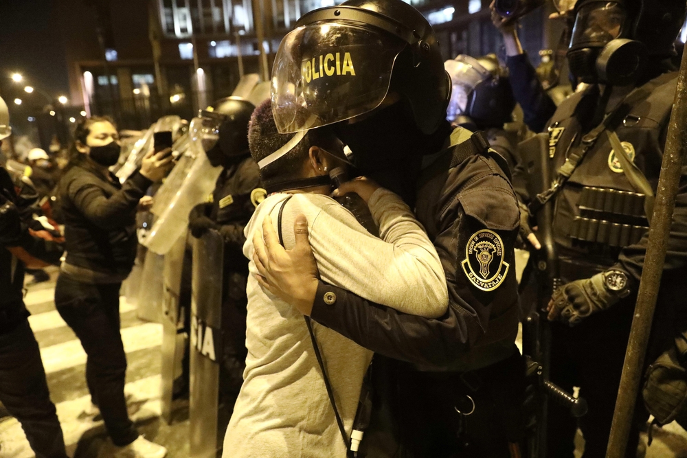 Multitudinaria protesta en Lima contra el nuevo Gobierno  / ALDAIR MEJÍA