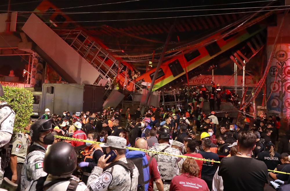 Al menos 13 muertos y 70 heridos al desplomarse un metro en Ciudad de México  / CARLOS RAMÁ­REZ