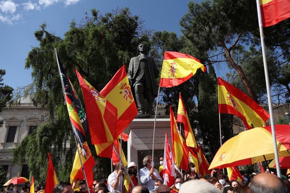 La Plaza de Colón se llena en contra de los indultos