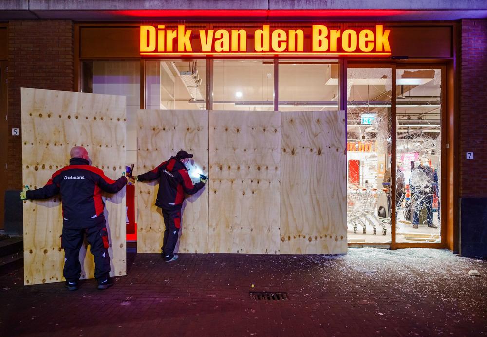 Riots in Rotterdam  / MARCO DE SWART