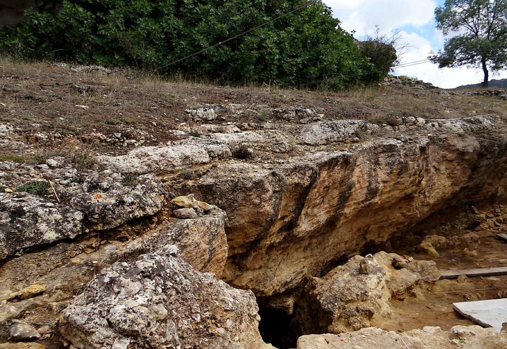Los restos de la pequeña se encontraron en una cueva que los investigadores bautizaron como la Des-Cubierta.