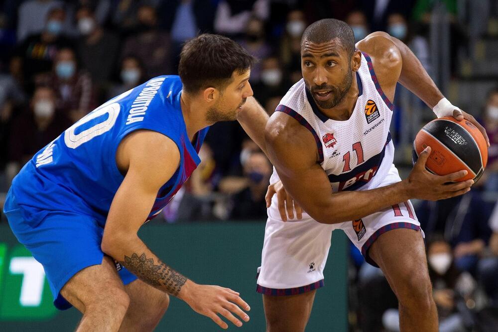 El Barça se pone serio para vapulear al Baskonia