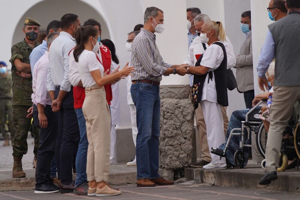 Los Reyes transmiten su apoyo a los evacuados en La Palma