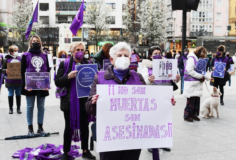 8M 2021. Concentración de la Comisión 8M en Santander   / JUAN MANUEL SERRANO ARCE