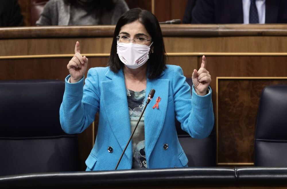 La ministra de Sanidad, Carolina Darias, interviene en una sesión plenaria, en el Congreso de los Diputados, a 1 de diciembre de 2021, en Madrid, (España). Durante el pleno, el Ejecutivo central debe responder a las cuestiones de la oposición como su g  / EDUARDO PARRA   EUROPA PRESS