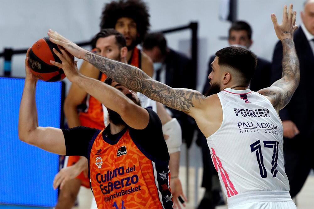 Un gran Madrid somete al Valencia Basket