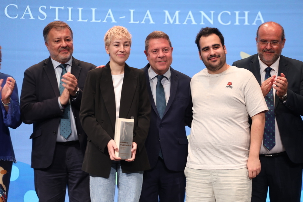 Alejandro Paz y Olga García fueron reconocidos al Talento Joven