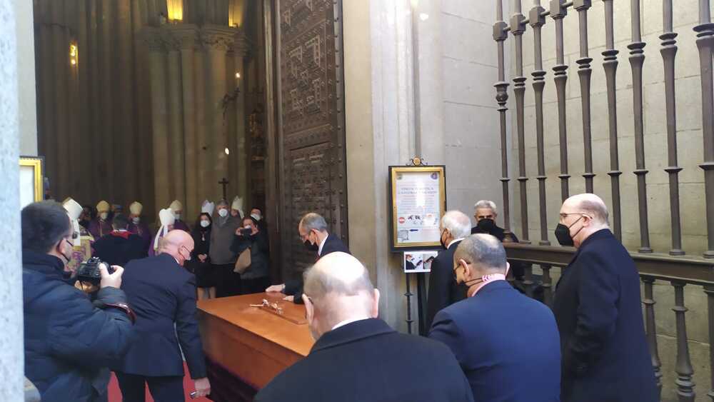Comienza el funeral del cardenal Francisco Álvarez