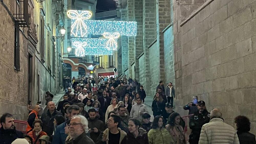 Toledo enciende sus luces de Navidad con miles de vecinos 