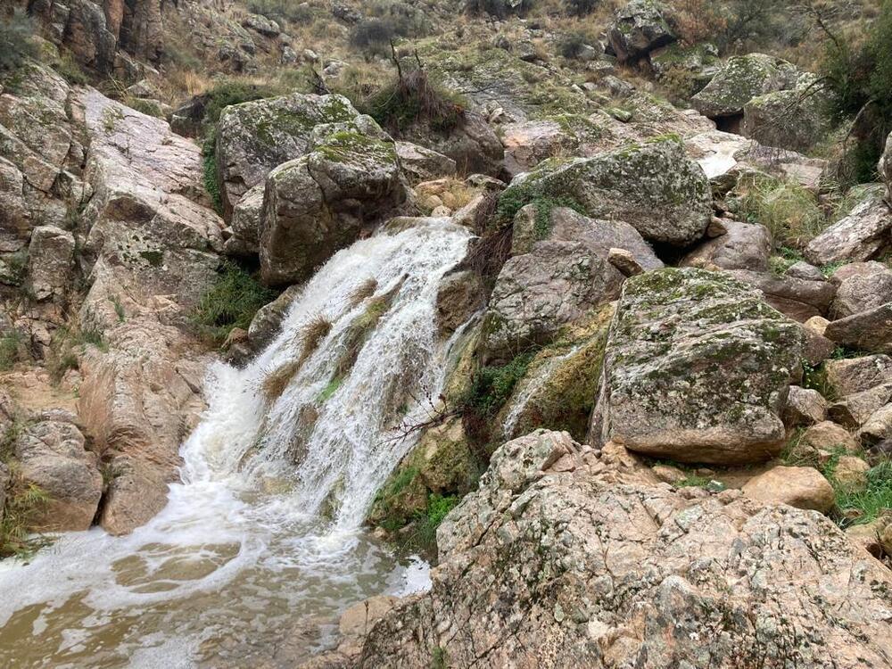 La lluvia activa las cascadas del arroyo de la Degollada