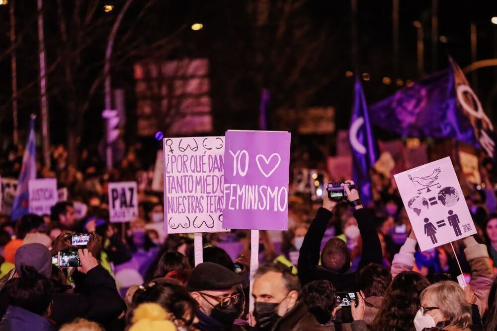 Las mareas moradas vuelven a las calles de España