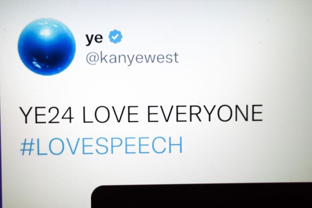Kanye West suspendido nuevamente de Twitter después de elogiar a Hitler en InfoWars
