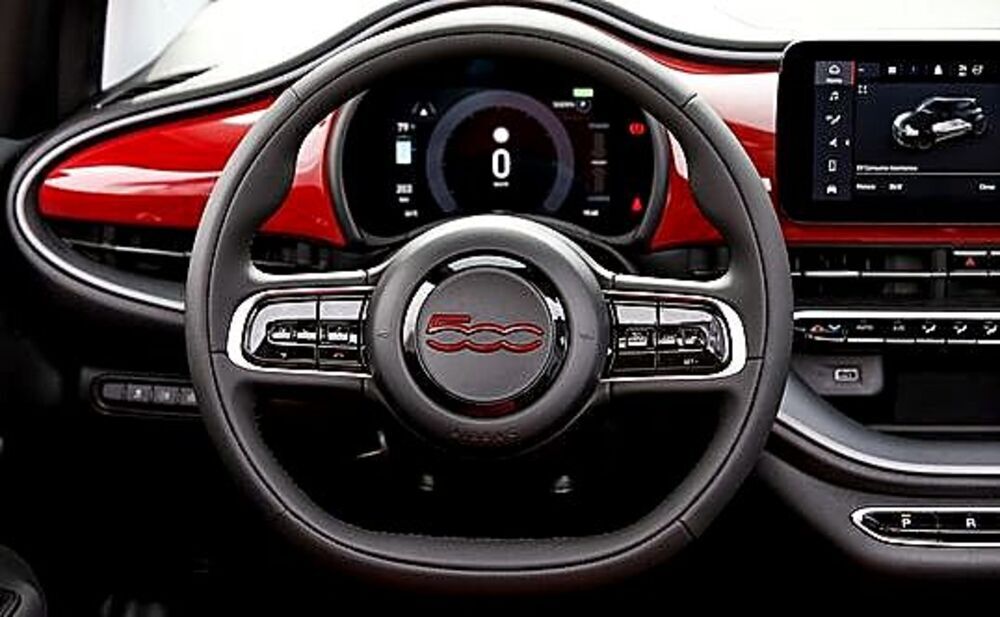 El Fiat 500 se viste de rojo