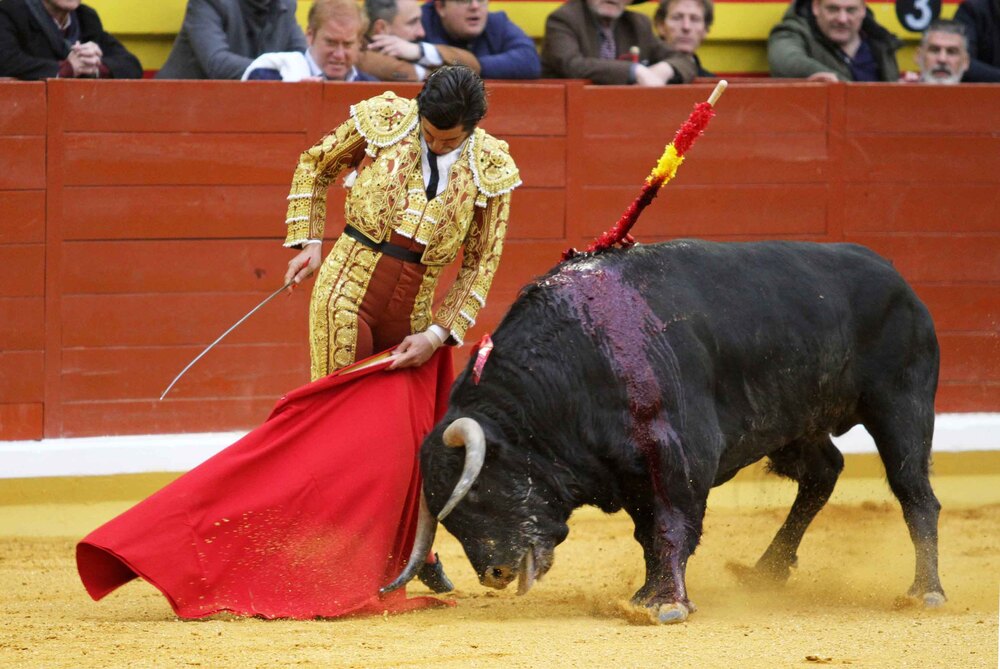 Morante derrochó gusto en el primero.  / DOMINGUÍN