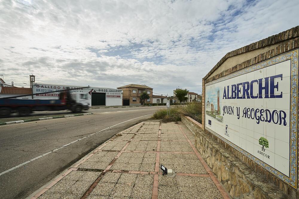 Entrada a Alberche del Caudillo.