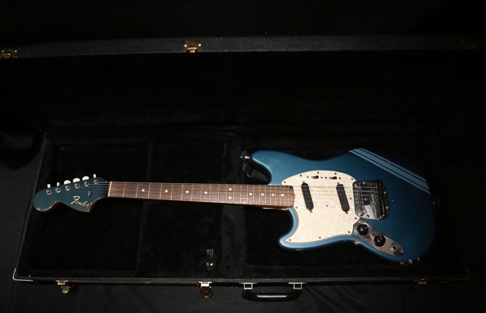 Kurt Cobain Guitar Auction  / NEIL HALL