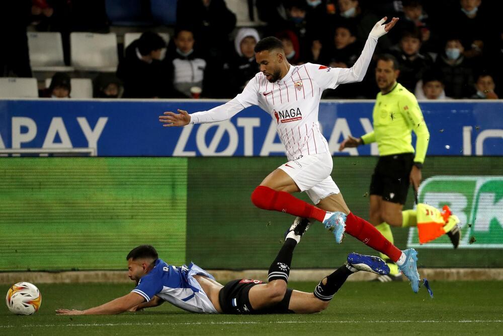 El Sevilla no encuentra el camino ante un buen Alavés