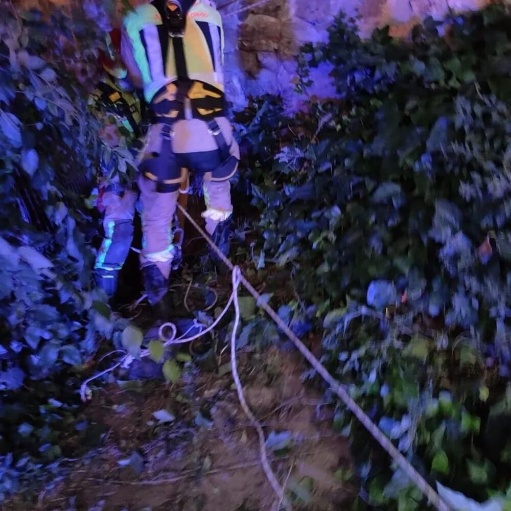 Exitoso rescate de un hombre a cinco metros de profundidad 