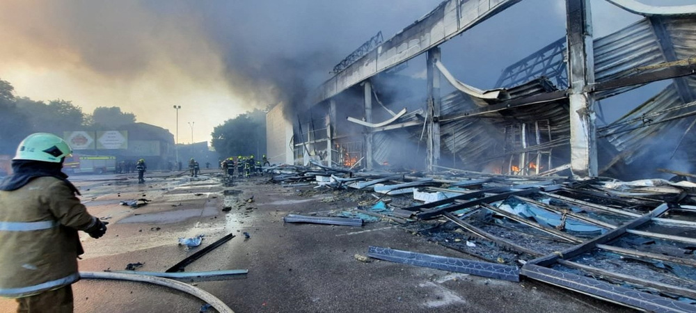 Rusia ataca un centro comercial con más de mil personas dentro