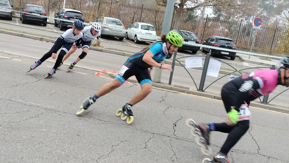 Patinaje de nivel en la avenida de Europa