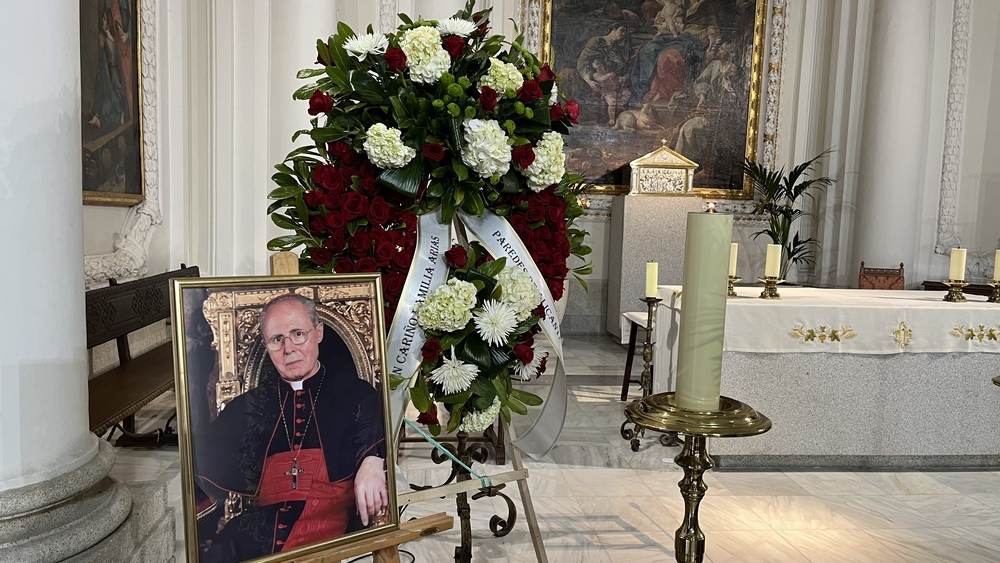 Instalada la capilla ardiente del cardenal Francisco Alvárez